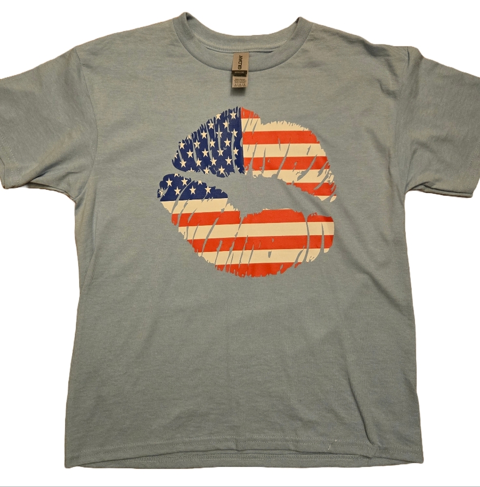Youth Large Gray Tee – USA Flag Lip Graphic | 4th of July Shirt
